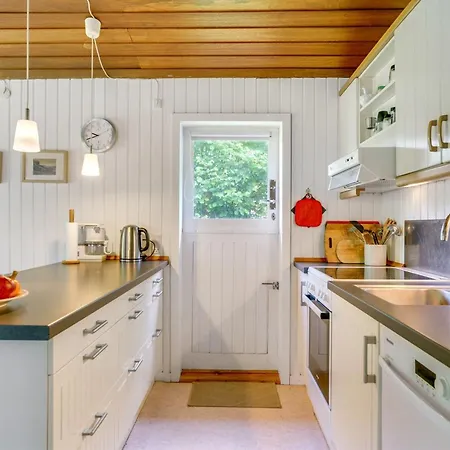Lucie - 1-5km From The Sea By Interhome *