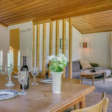 Lucie - 1-5km From The Sea By Interhome