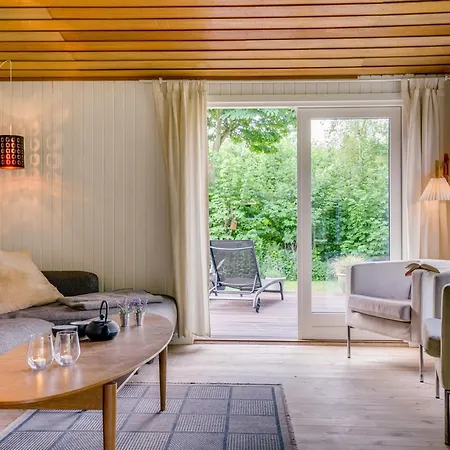 Lucie - 1-5km From The Sea By Interhome